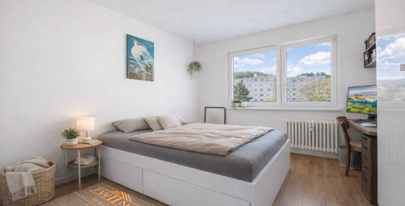 NA PREDAJ: Kompletne zrekonštruovaný 3-izbák v Dúbravke (z lesa rovno do obývačky)